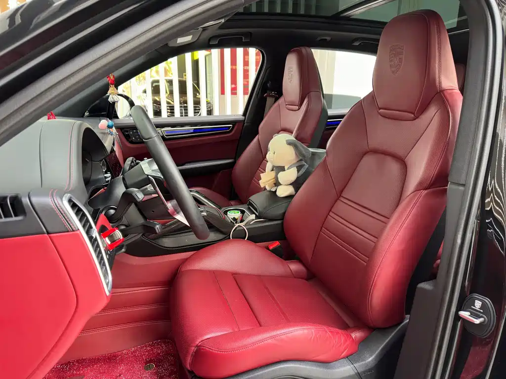 Porsche Cayenne — миниатюра 8