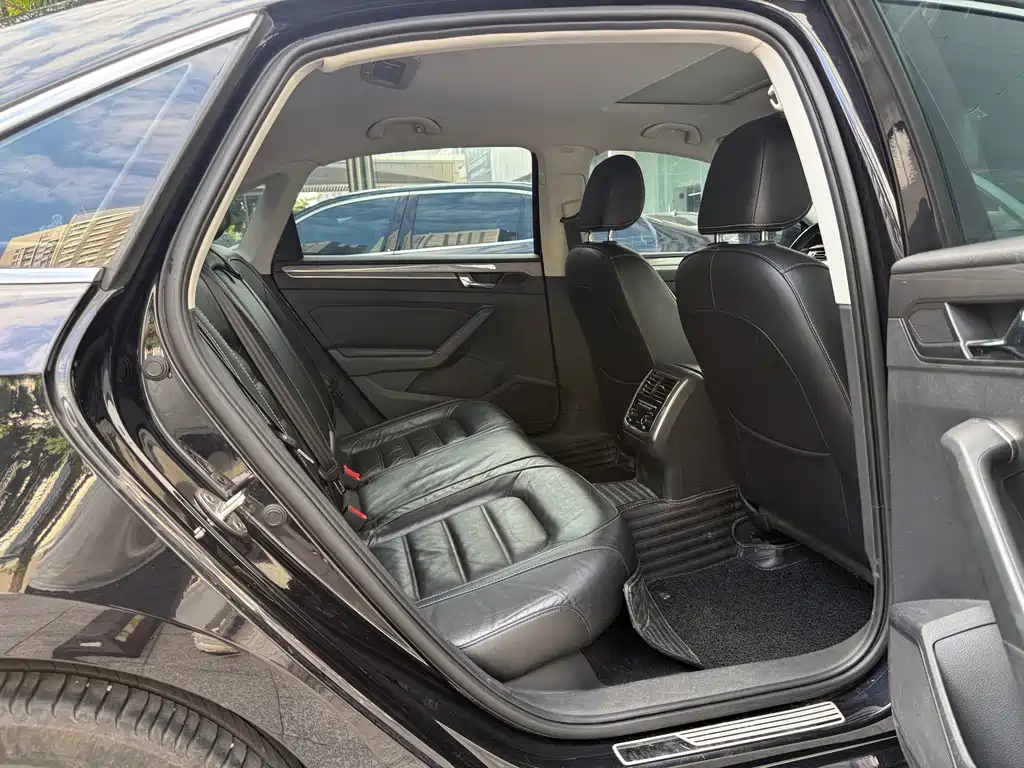 Volkswagen Passat — миниатюра 12