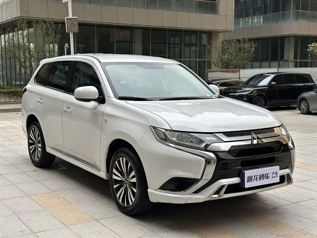 Mitsubishi Outlander 2021 2.0L 5 мест