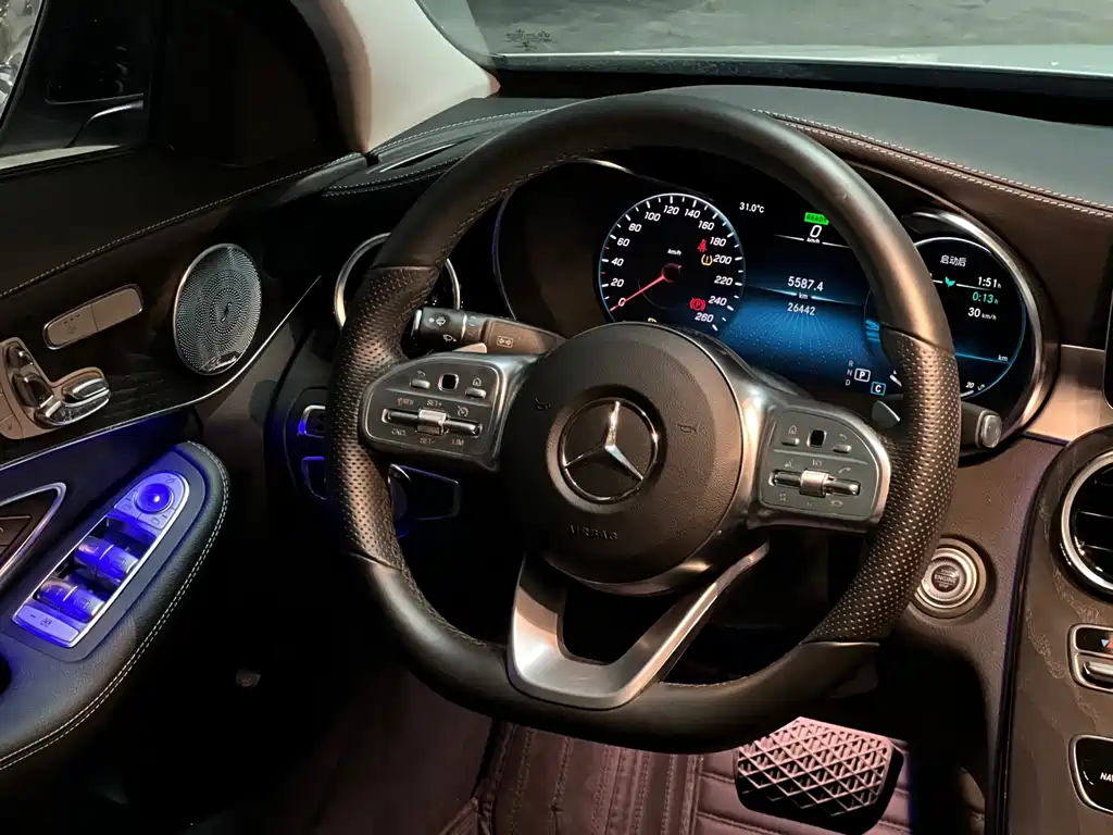 Mercedes-Benz C-Class — миниатюра 7