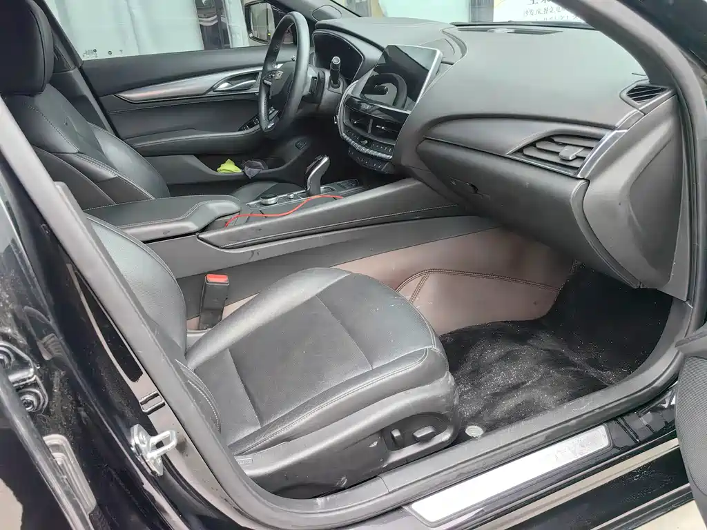 Cadillac CT5 — миниатюра 7