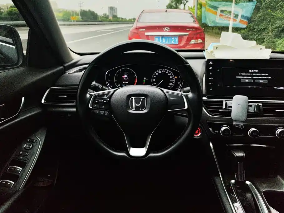 Honda Accord — миниатюра 15