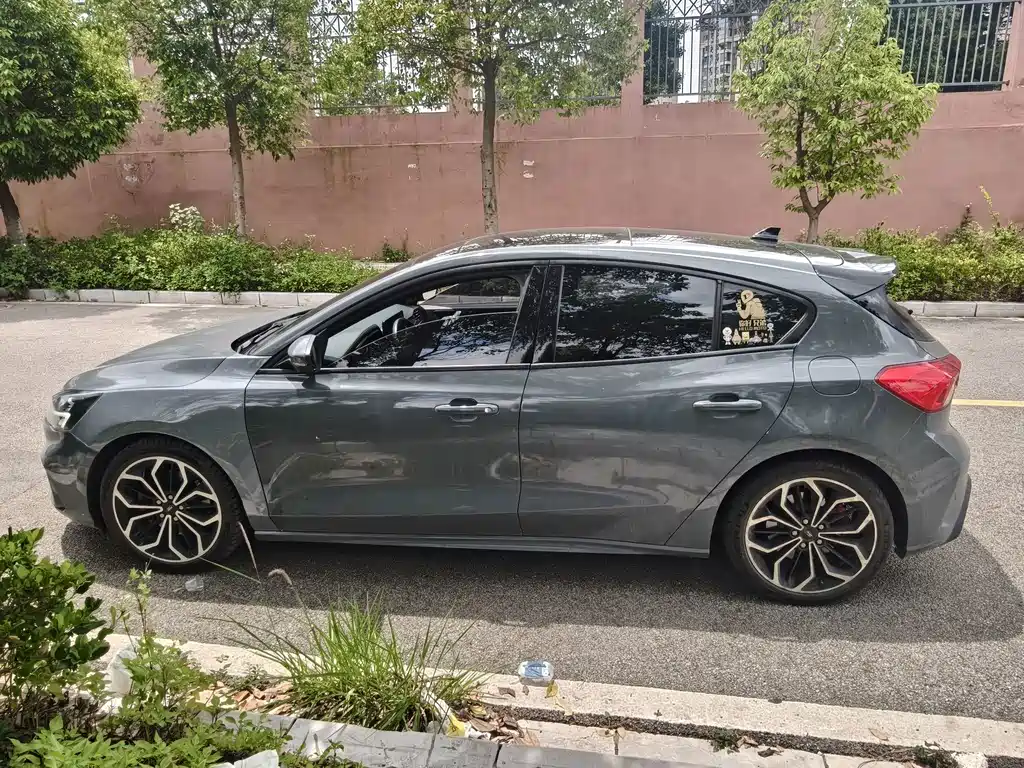 Ford Focus — миниатюра 3
