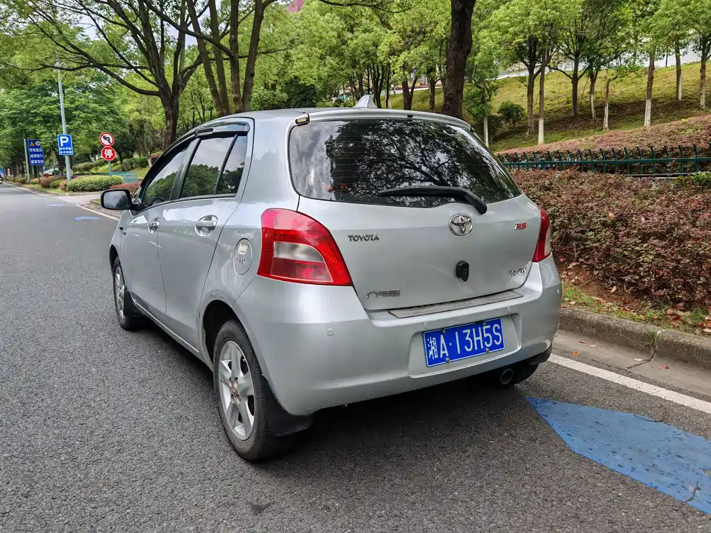 Toyota Yaris — миниатюра 10