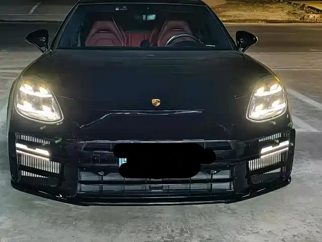 PORSCHE PANAMERA 2023