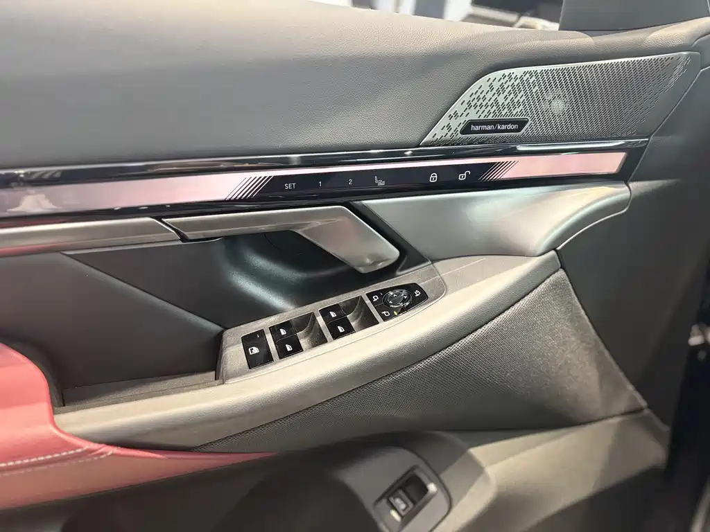 BMW 5 Series — миниатюра 9