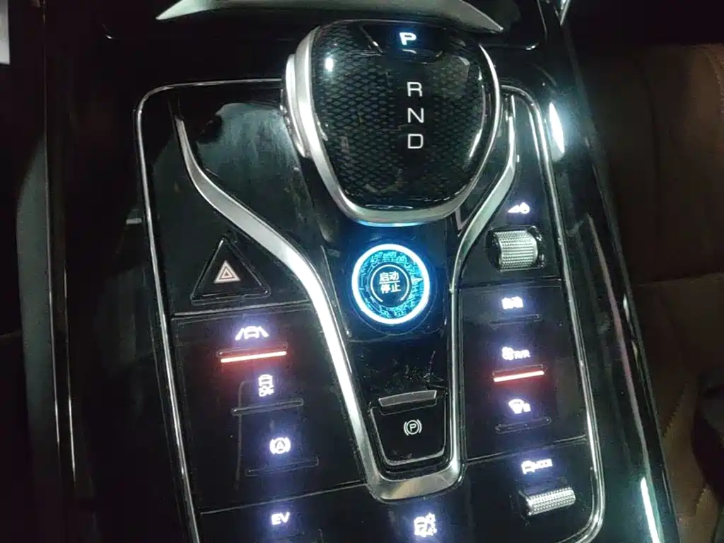 BYD Tang New Energy — миниатюра 10