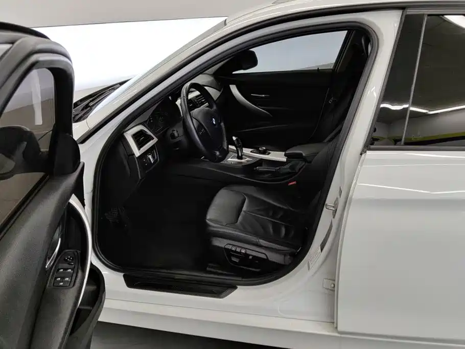 BMW 3 Series — миниатюра 9