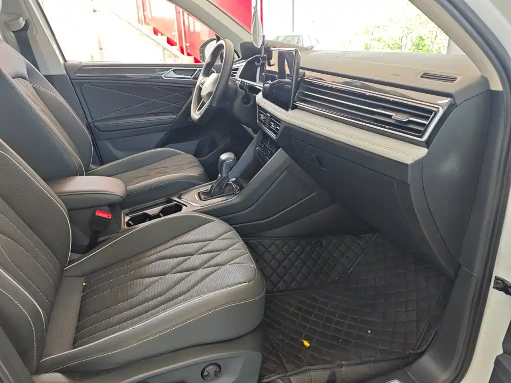 Volkswagen Tiguan L PHEV — миниатюра 7