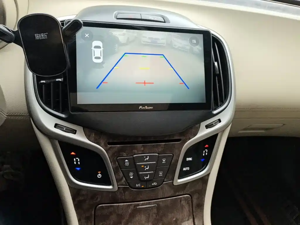 Buick LaCrosse — миниатюра 13
