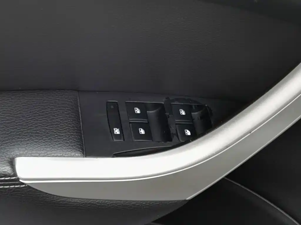 Buick Excelle — миниатюра 9