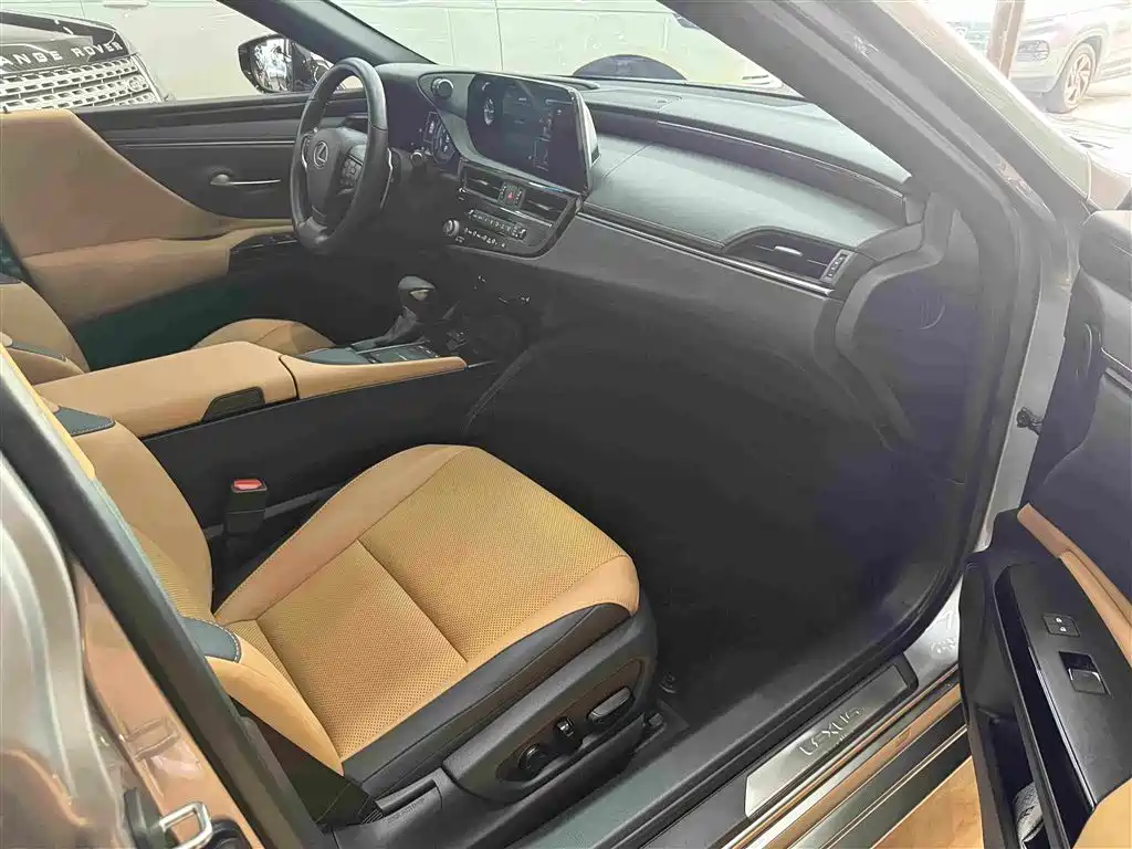 Lexus ES — миниатюра 8