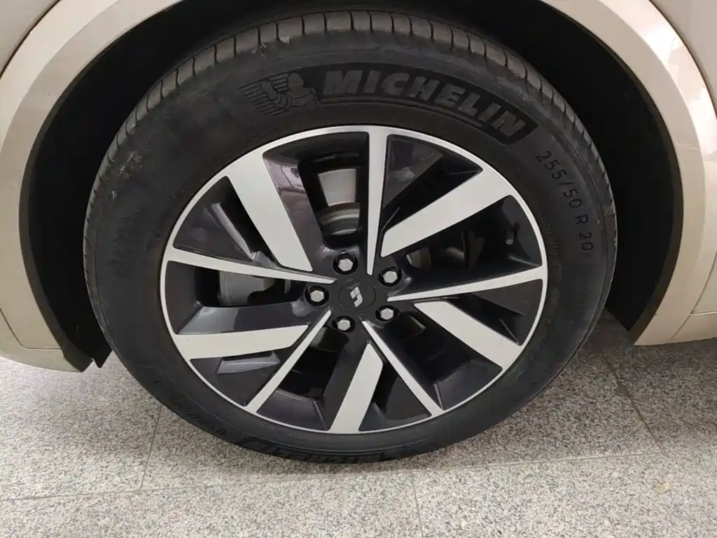 Li Auto Li L8 — миниатюра 23