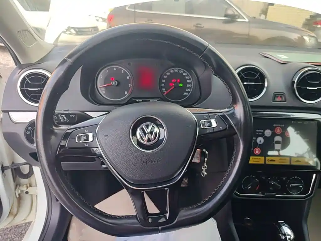 Volkswagen Jetta — миниатюра 11