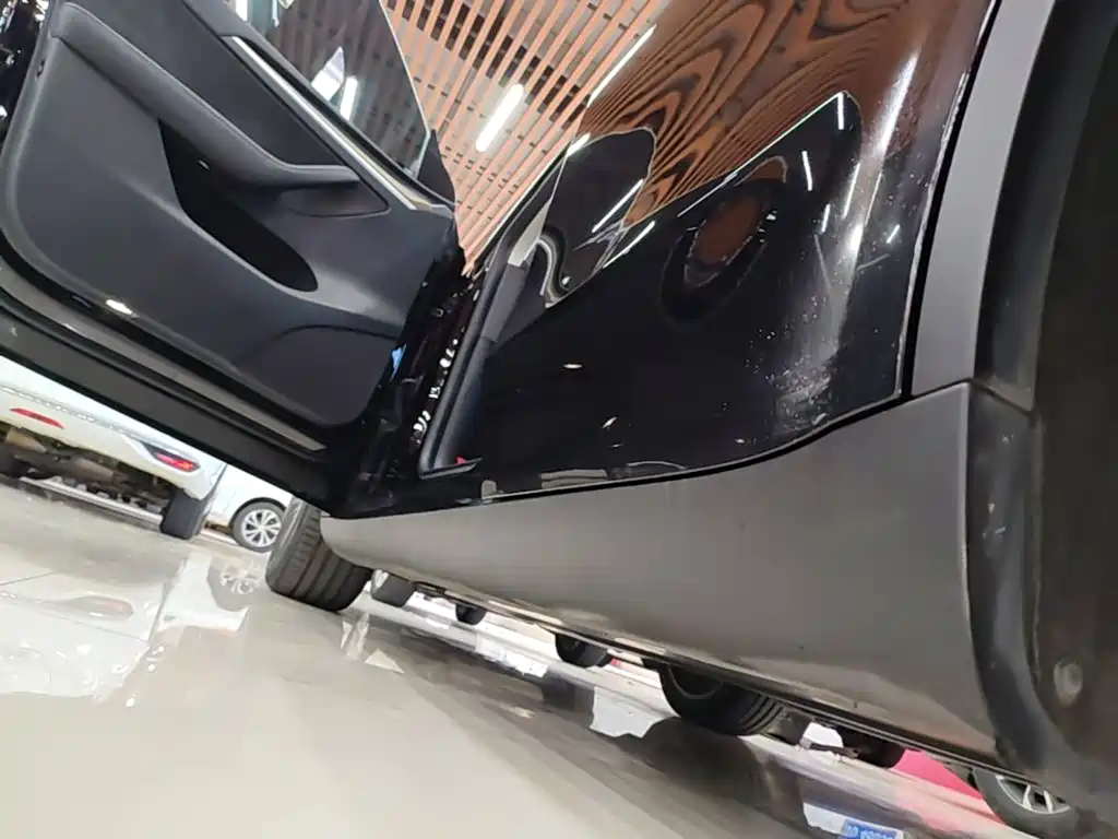 Tesla Model Y — миниатюра 22