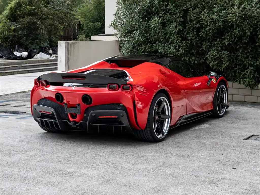 FERRARI SF90