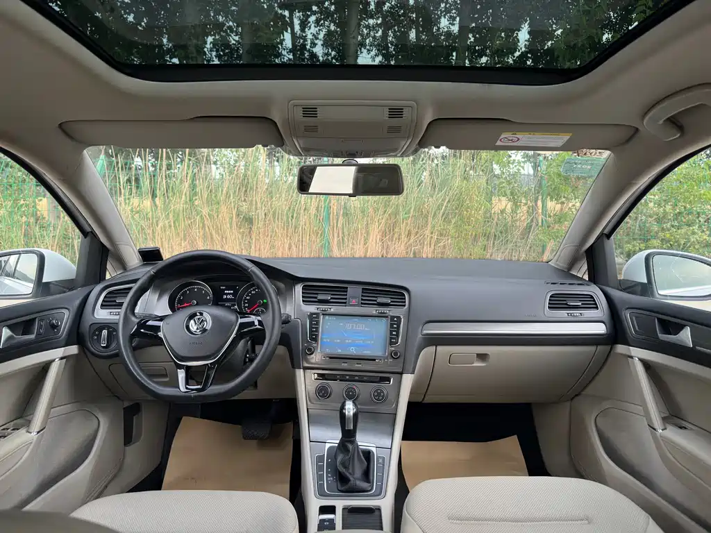 Volkswagen Golf 2014 1.6L AT Comfort