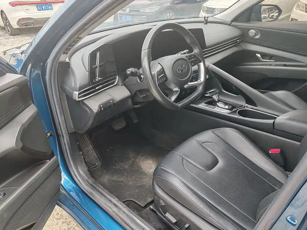 Hyundai Elantra — миниатюра 7