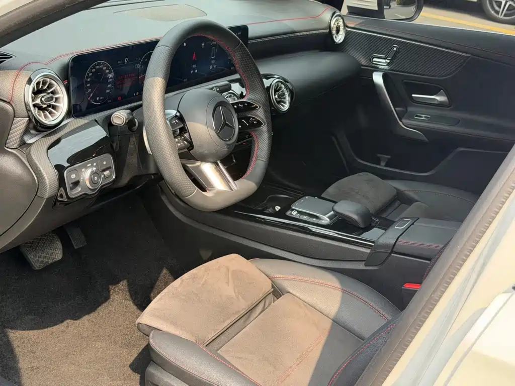 Mercedes-Benz A-Class — миниатюра 7