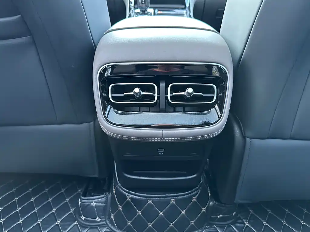 Geely Boyue L — миниатюра 20