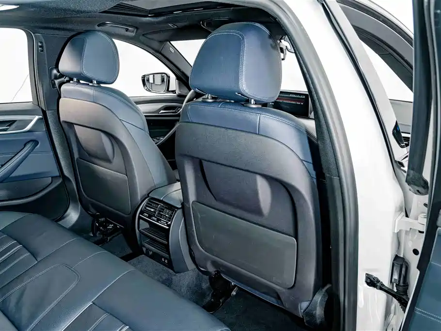 BMW 5 Series (Import) — миниатюра 19