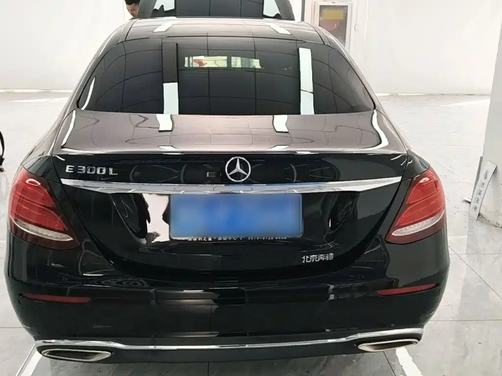 Mercedes-Benz E-Class — миниатюра 6