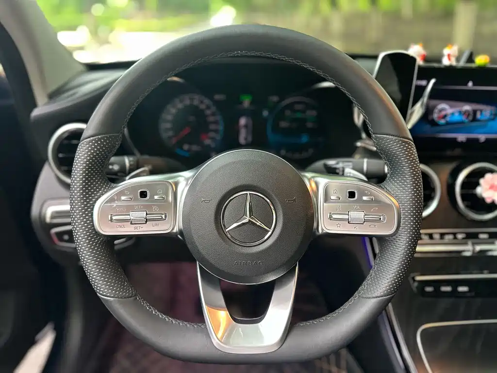 Mercedes-Benz C-Class — миниатюра 17