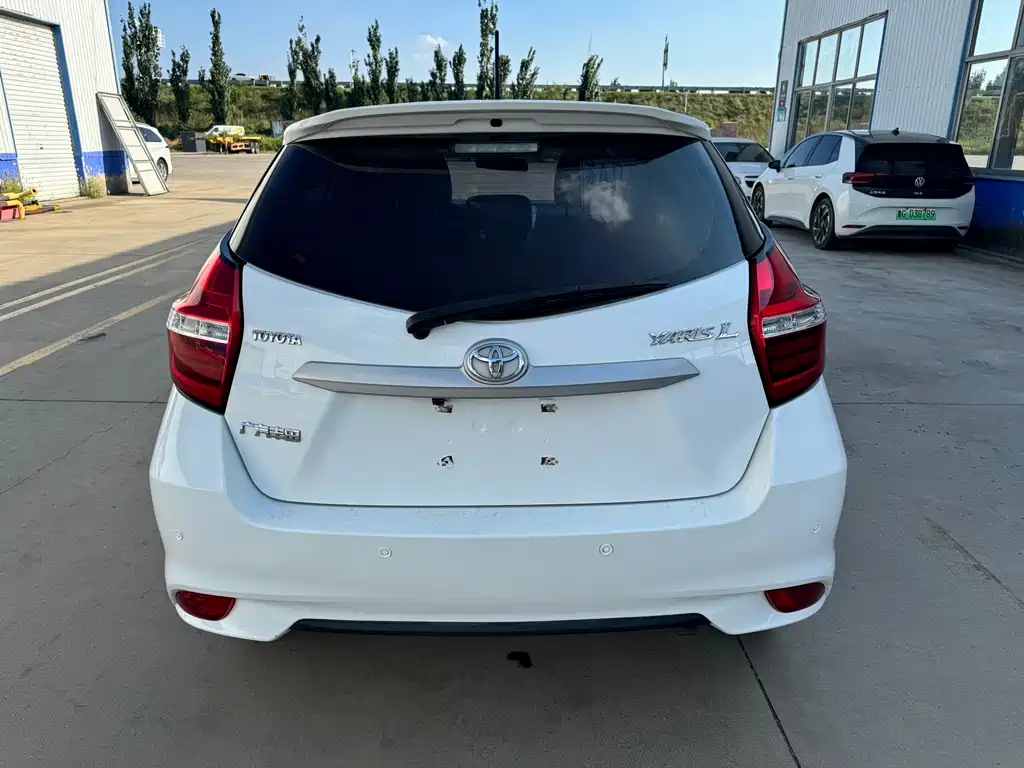 Toyota Yaris L — миниатюра 9