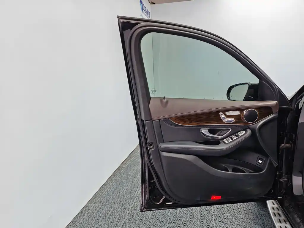 Mercedes-Benz GLC — миниатюра 14