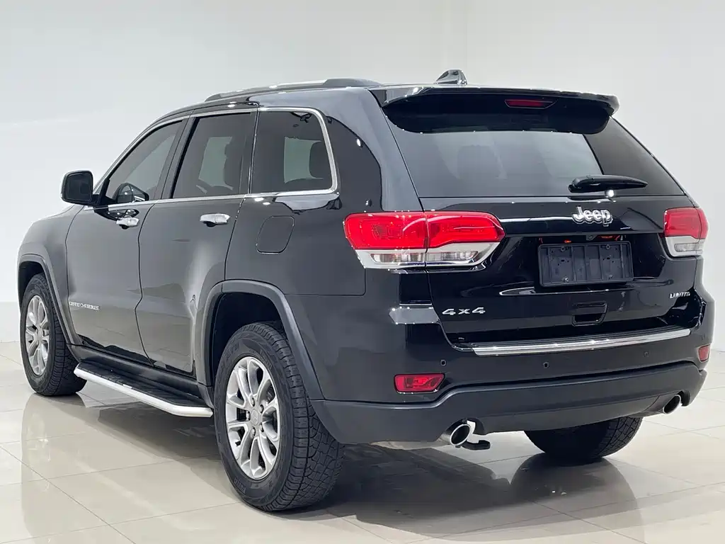Jeep Grand Cherokee (Import) — миниатюра 7