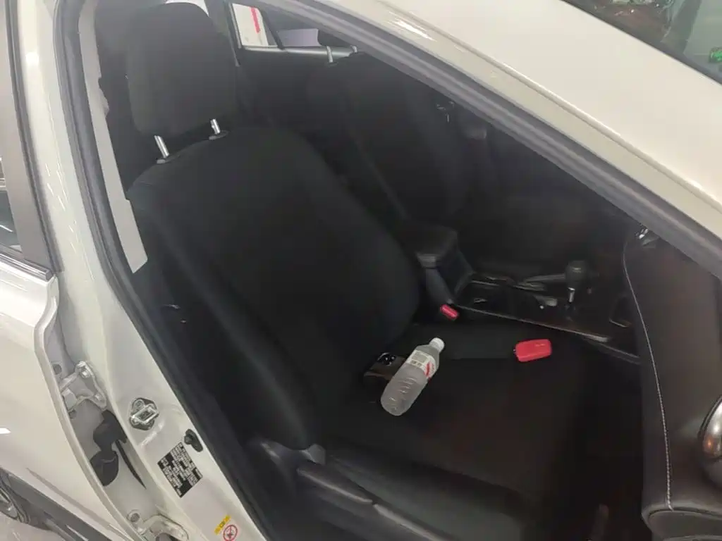 Toyota RAV4 — миниатюра 25