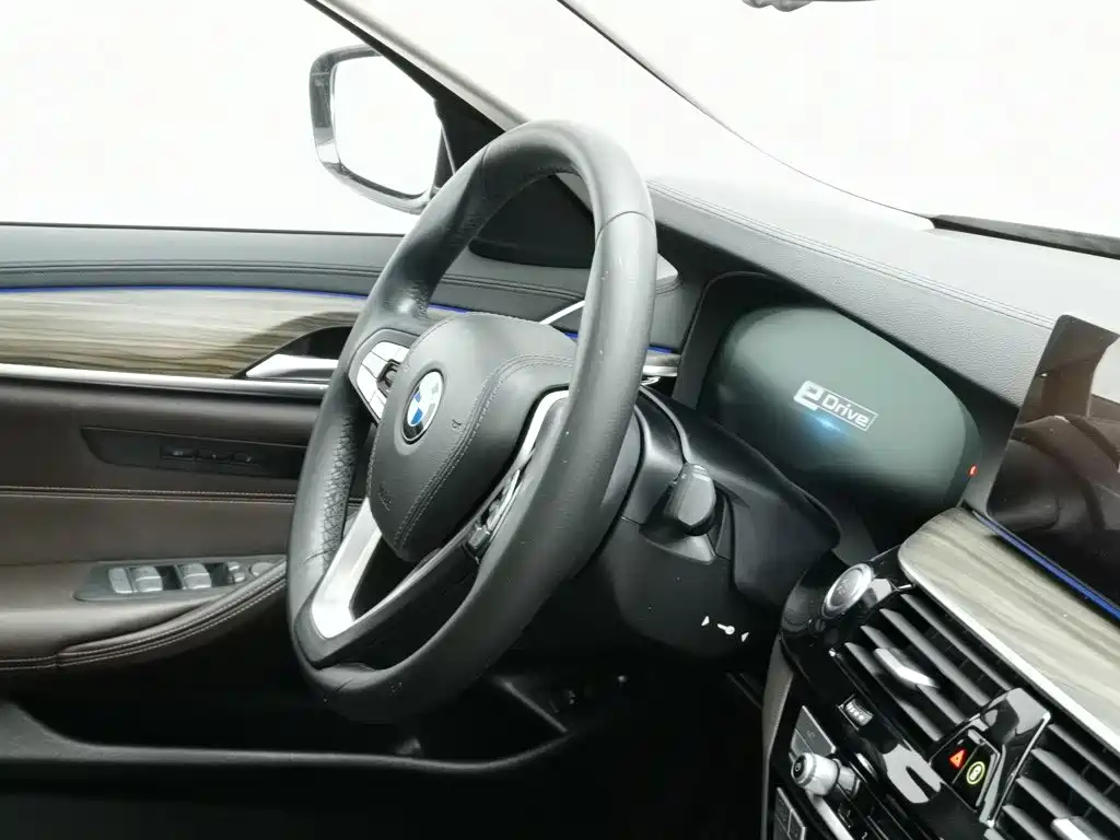 BMW 5 Series New Energy — миниатюра 22