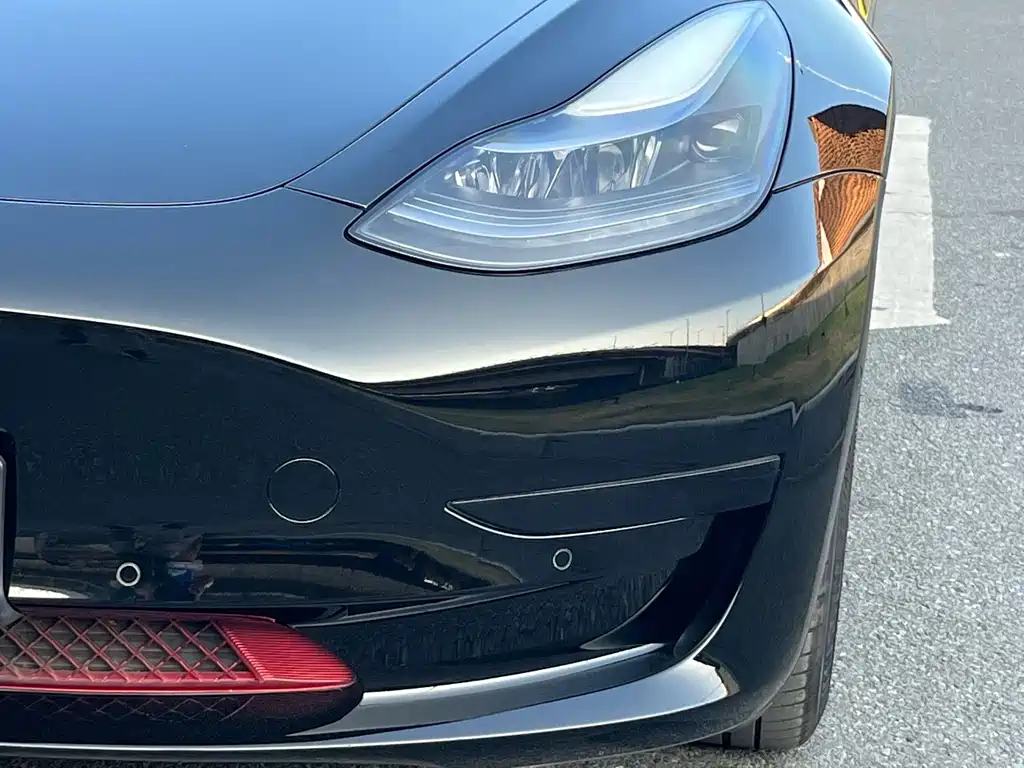 Tesla Model 3 — миниатюра 20