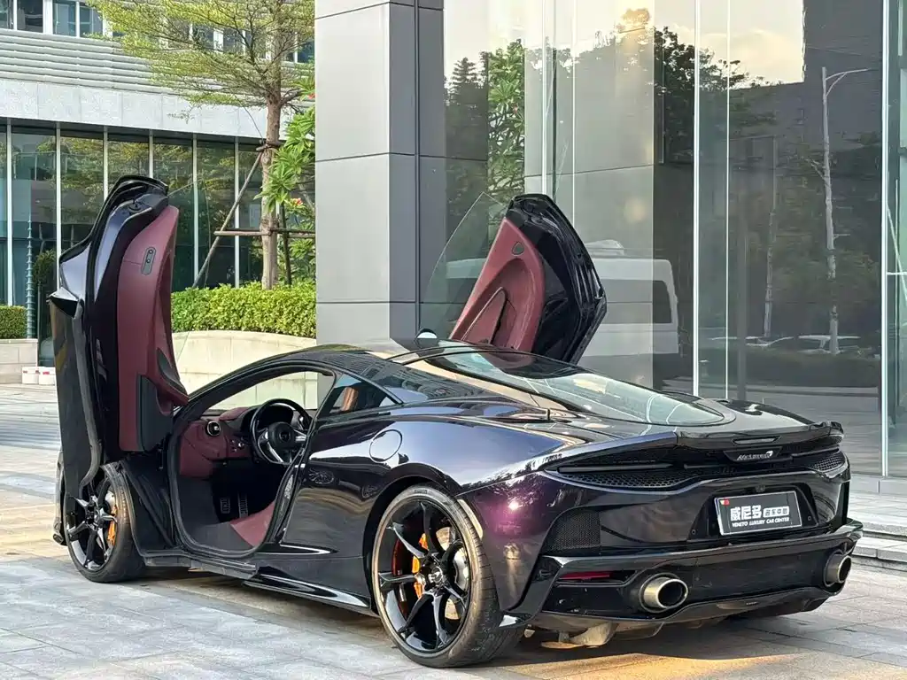 MCLAREN GT
