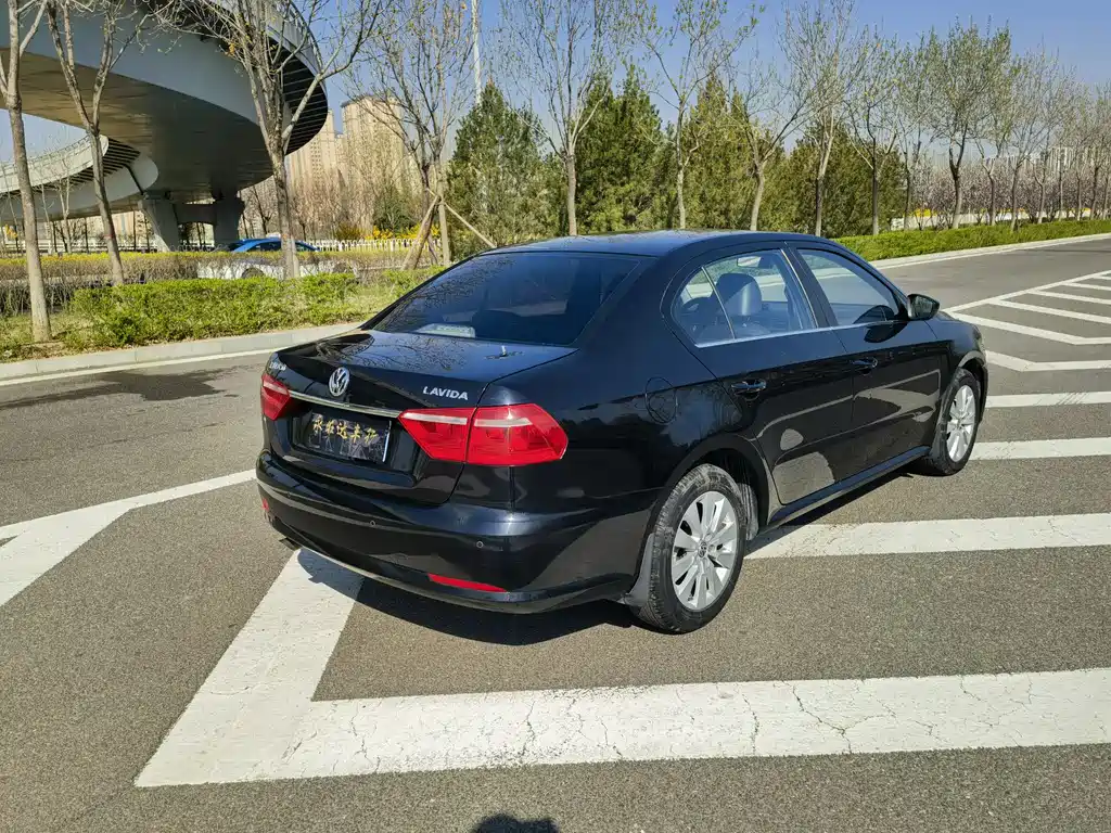 Volkswagen Lavida 2013 1.6L MT Comfort