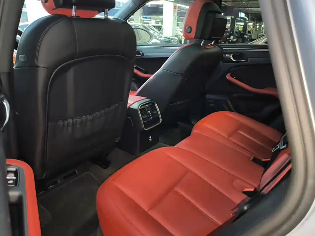 Porsche Macan — миниатюра 17