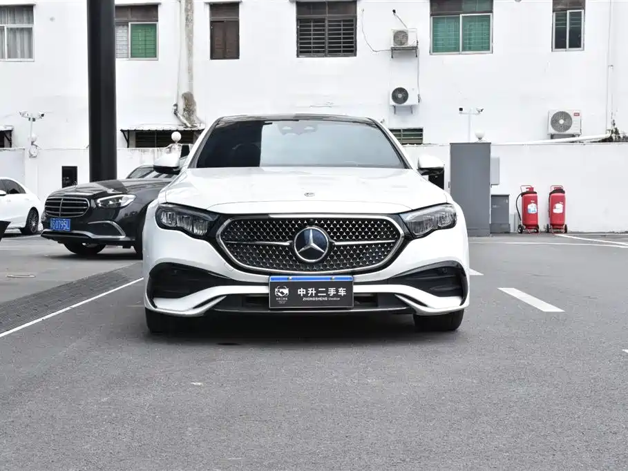 Mercedes-Benz E-Class — миниатюра 2