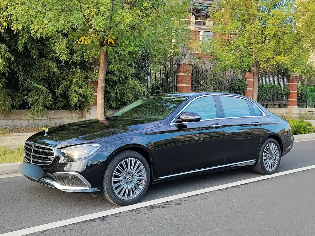 Mercedes-Benz E-Class — миниатюра 16