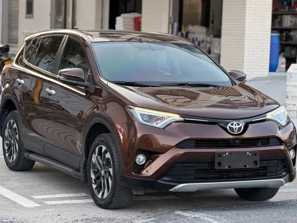 Toyota RAV4 — миниатюра 3