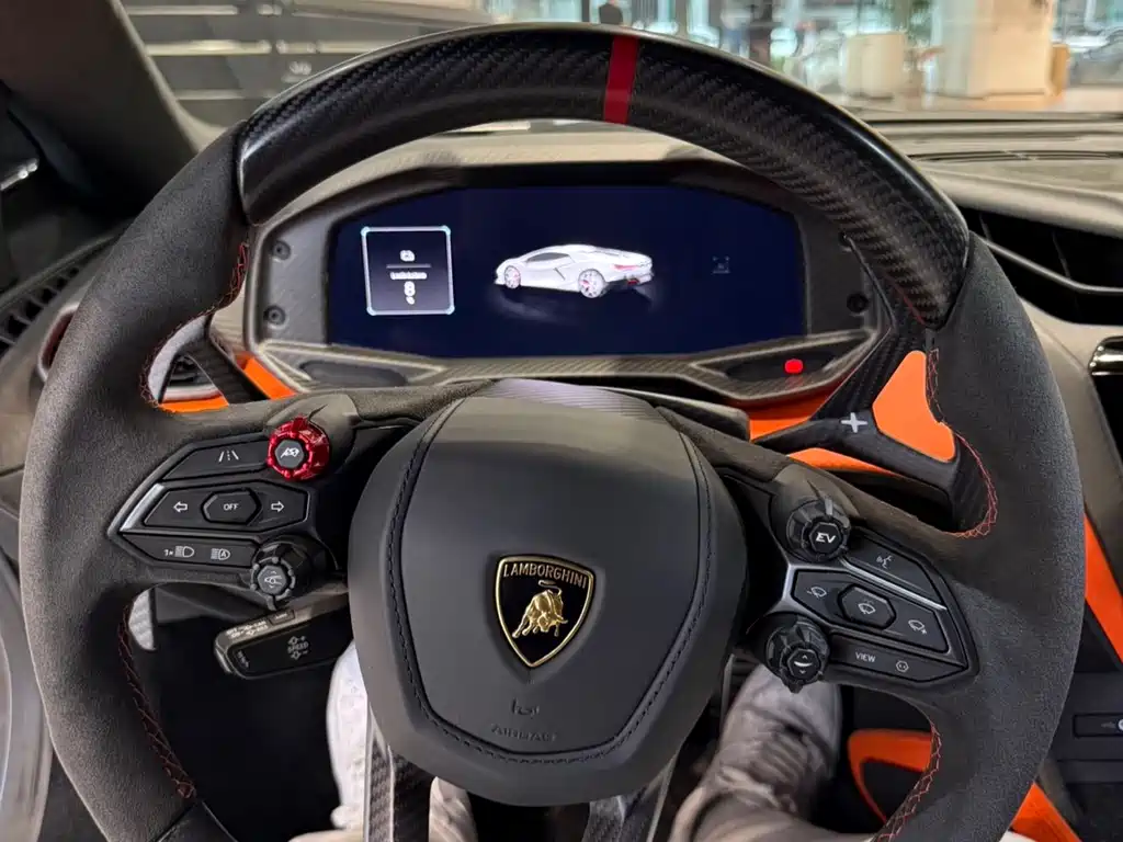 Lamborghini Revuelto — миниатюра 14