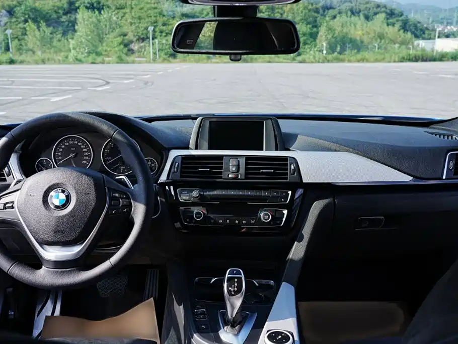 BMW 3 Series — миниатюра 8