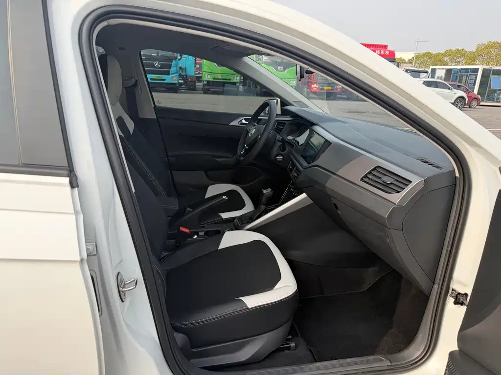 Volkswagen Polo — миниатюра 4