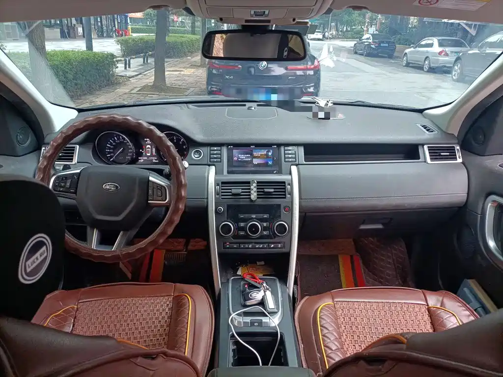 Land Rover Discovery Sport — миниатюра 10