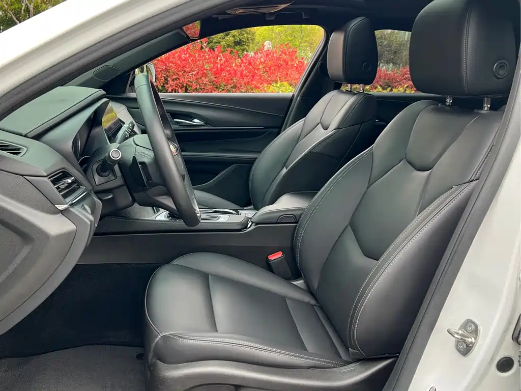 Cadillac CT4 2021 28T