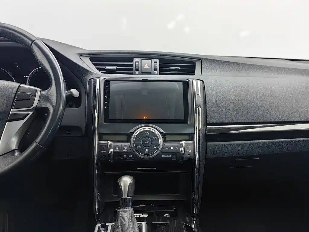 Toyota Reiz — миниатюра 12