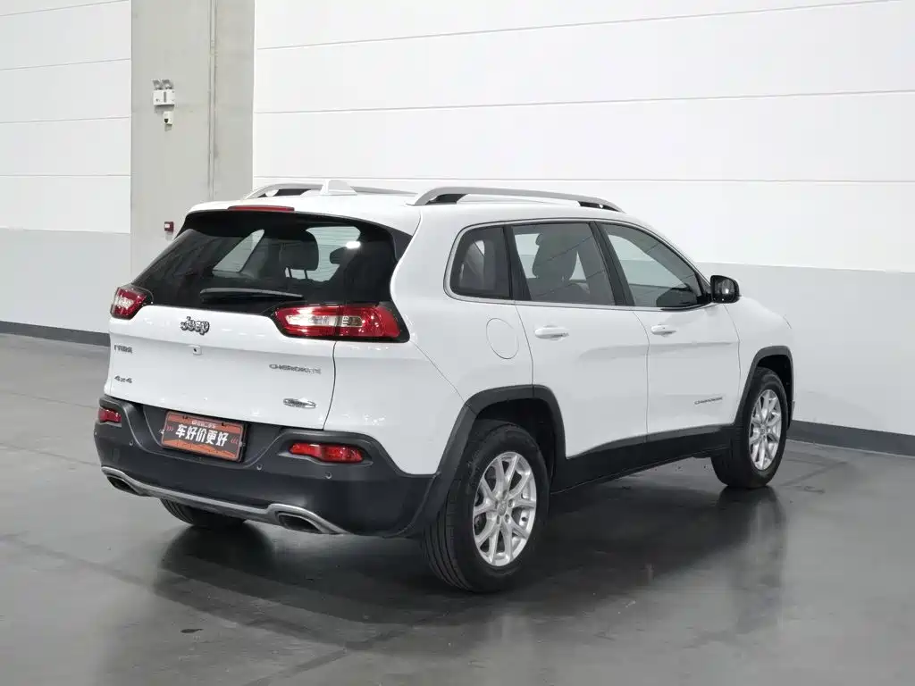 Jeep Cherokee — миниатюра 2