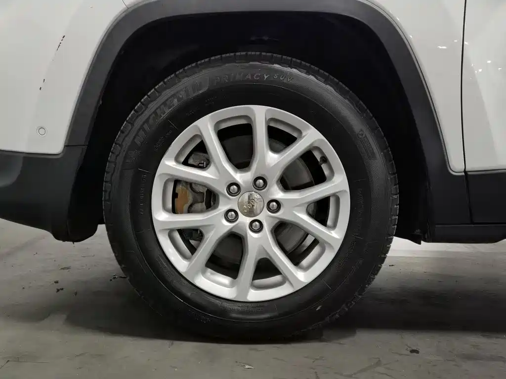 Jeep Cherokee — миниатюра 17