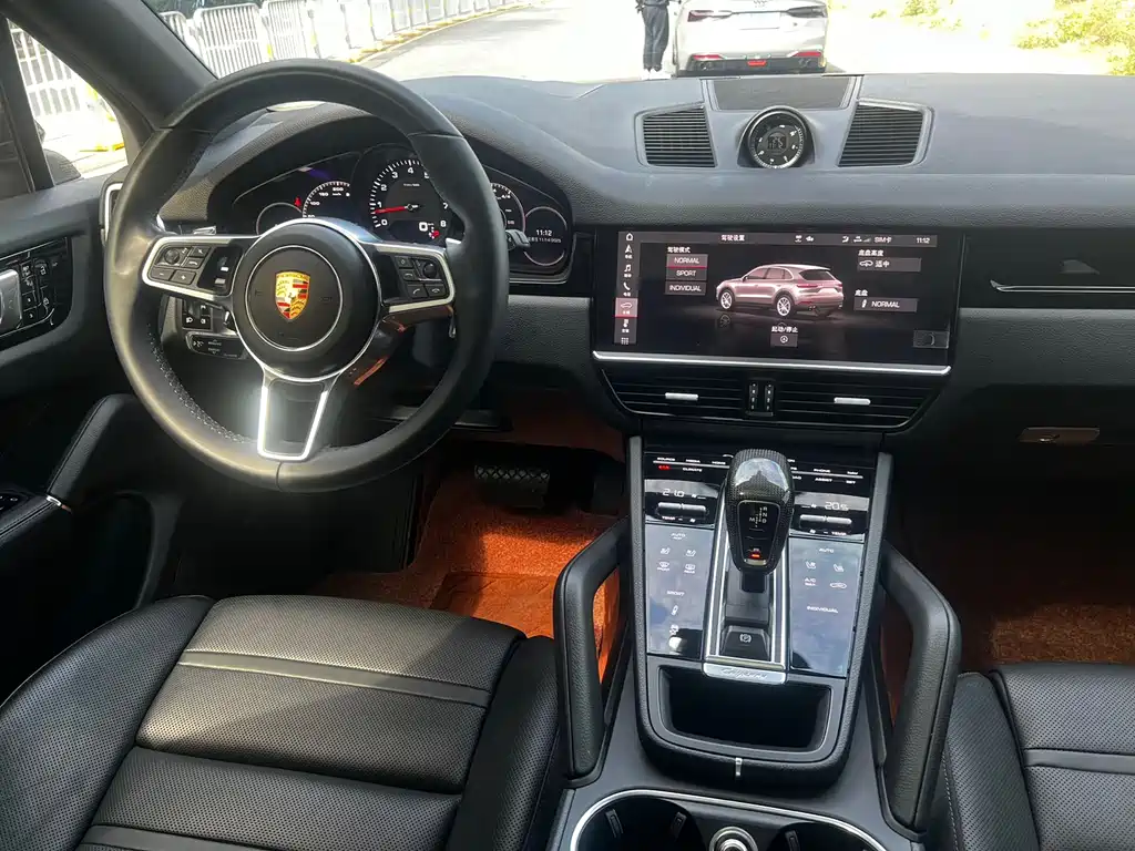 PORSCHE CAYENNE