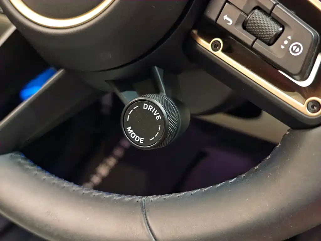 Porsche Taycan — миниатюра 7