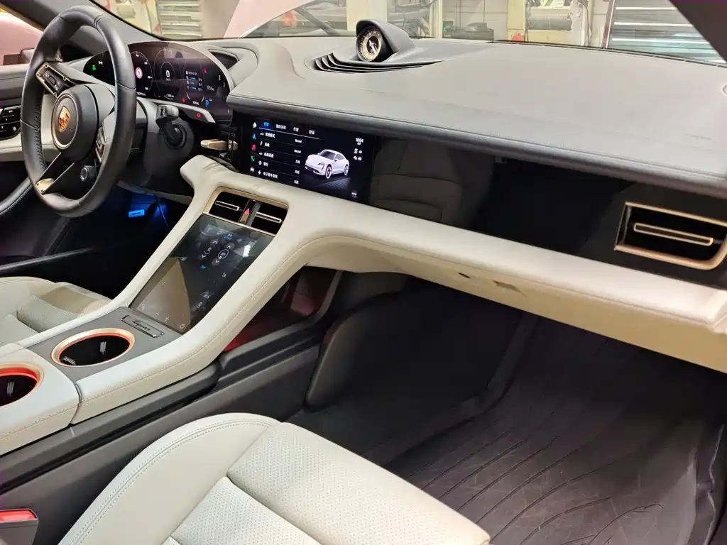 Porsche Taycan — миниатюра 11
